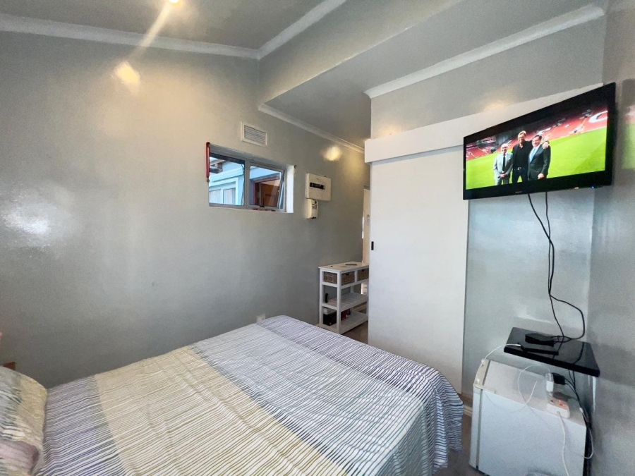 4 Bedroom Property for Sale in Grassy Park Western Cape